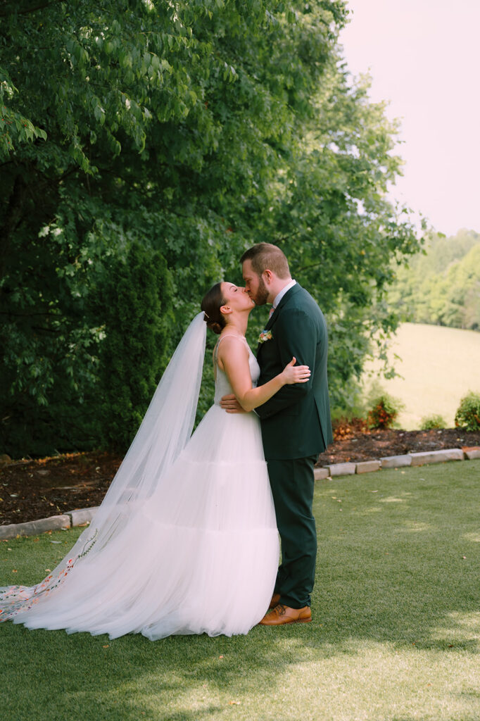 Tags Photography captures a rainy Spring Wedding at Meadows at Mossy Creek.