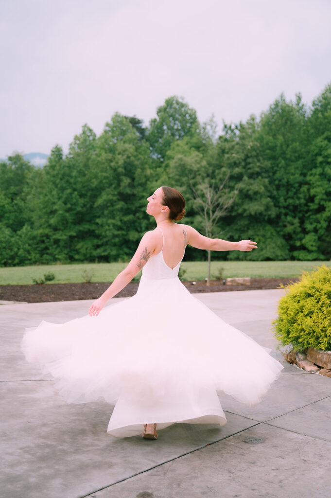 Tags Photography captures a rainy Spring Wedding at Meadows at Mossy Creek.